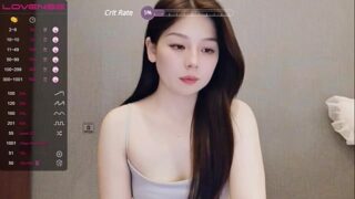Aiyami fully nude on webcam for live porn video chat