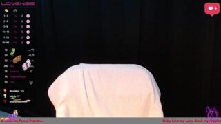 DesiZoya fully nude on webcam for live porn video chat