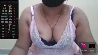 Diyahub fully nude on webcam for live porn video chat