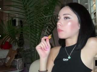 DutchessRavenna nude on webcam for live sex video chat