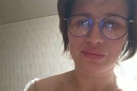 Emilly_kissy fully nude on webcam for live porn video chat