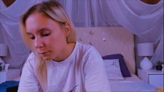 EmilyCyteE fully nude on webcam for live porn video chat