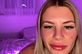 Hotjelly_ fully nude on webcam for live porn video chat