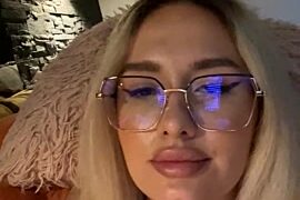 Mollyxxx fully nude on webcam for live porn video chat
