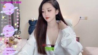 Naomi–18 fully nude on webcam for live porn video chat