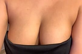 Roxxannne fully nude on webcam for live porn video chat