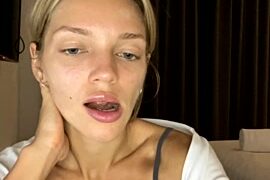 Softly_molly fully nude on webcam for live porn video chat