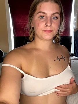 Spicyy420 fully nude on webcam for live porn video chat