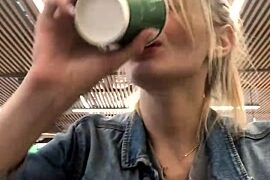 _streetgirl fully nude on webcam for live porn video chat