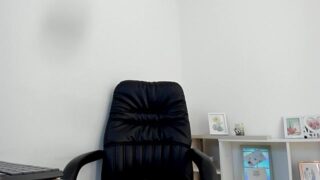 SuzzyC fully nude on webcam for live porn video chat