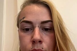 Thechrystalsinn fully nude on webcam for live porn video chat