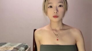 Xiaoroubaby fully nude on webcam for live porn video chat