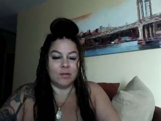 BIG BREAST SABRINA nude on webcam for live sex video chat