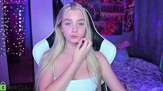 Bunnywett fully nude on webcam for live porn video chat