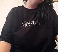 LivingLaVidaMommy fully nude on webcam for live porn video chat