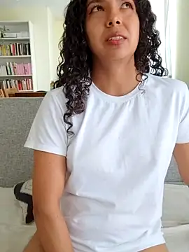 Marylr2 fully nude on webcam for live porn video chat