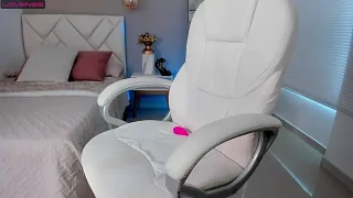 NiaBennet_ fully nude on webcam for live porn video chat