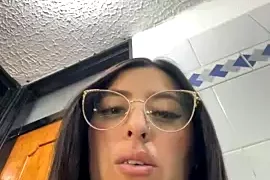 Sofhi_corolinne31 fully nude on webcam for live porn video chat
