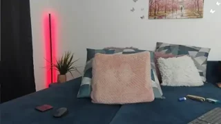 Giulliaa nude on webcam for live porn video chat