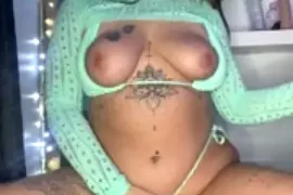 MissSquirtyLee nude on webcam for live porn video chat