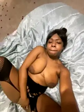 Chocolateminnie630 nude on webcam for live porn video chat