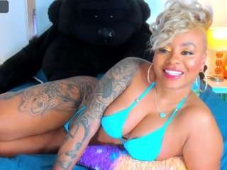 G I G I – A T L A N T A nude on webcam for live sex chat