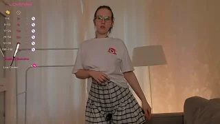 LeaMarlens nude on webcam for live porn video chat