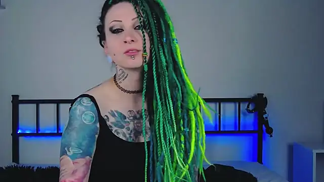 MartthaKatze nude on webcam for live porn video chat