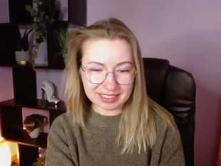MiaxLust nude on webcam for live sex chat