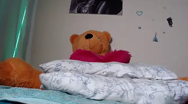 TeenieReeny nude on webcam for live porn video chat