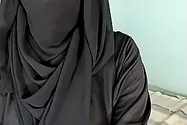 Zeynep-Lahsen nude on webcam for live porn video chat
