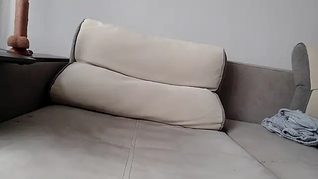 MilaaMilaa nude on webcam for live porn video chat