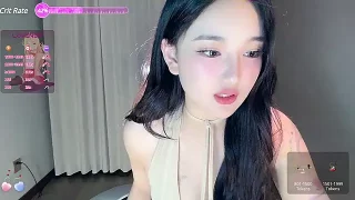 Qwqing nude on webcam for live porn video chat