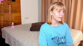 MoireHankin nude on webcam for live porn video chat