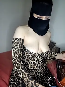 Qamarr nude on webcam for live porn video chat