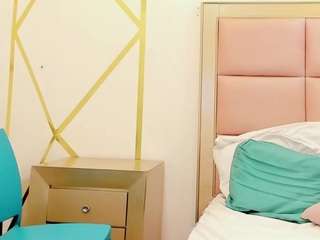 Thifany-Hampton nude on webcam for live sex chat