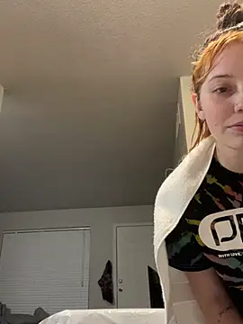 Hunnybee_alleh nude on webcam for live porn video chat