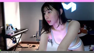 Raspberryroll nude on webcam for live porn video chat