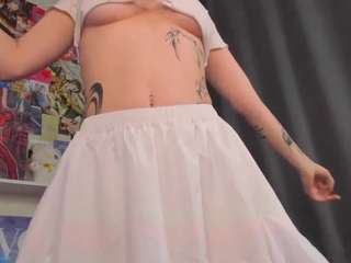 Debbie-Gallagher nude on webcam for live sex chat