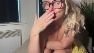 MelodyMakerUk nude on webcam for live porn video chat