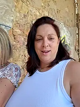 XSouthlondonNAUGHTYMILFXX nude on webcam for live porn video chat