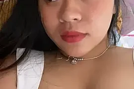 Maianhcute nude on webcam for live porn video chat