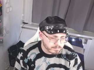 Master Fabian nude on webcam for live sex chat