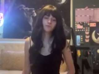 Noelle nude on webcam for live sex chat