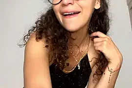 Uniquerossie nude on webcam for live porn video chat