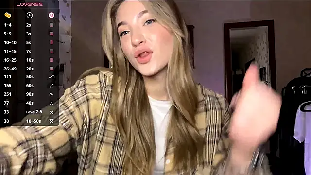 OrethaEredia nude on webcam for live porn video chat