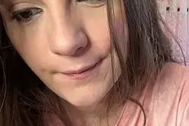 SweetJulia28 nude on webcam for live porn video chat