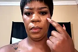 THICKBUNNYCHICKxxx nude on webcam for live porn video chat