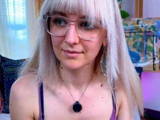 Allyelliot nude on webcam for live sex chat