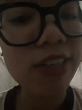 Leeeeiu nude on webcam for live porn video chat